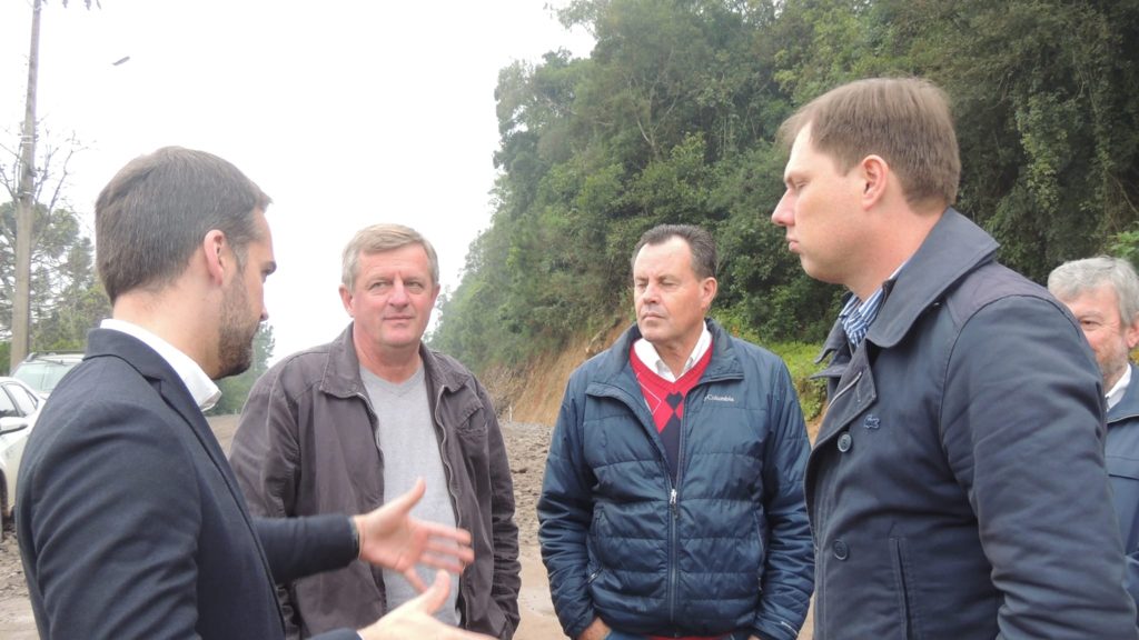 Ex-Governador, Eduardo Leite, visita Capitão