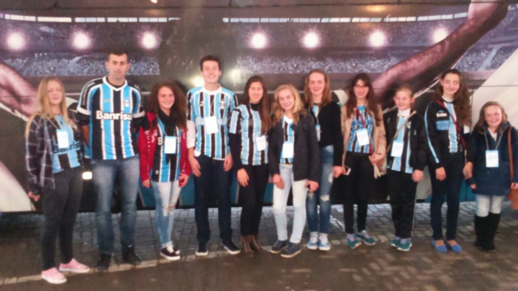 Alunos de Capitão assistem a Grêmio e Coritiba na Arena