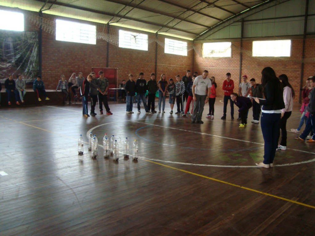 Alunos participam da Gincana da Alimentação