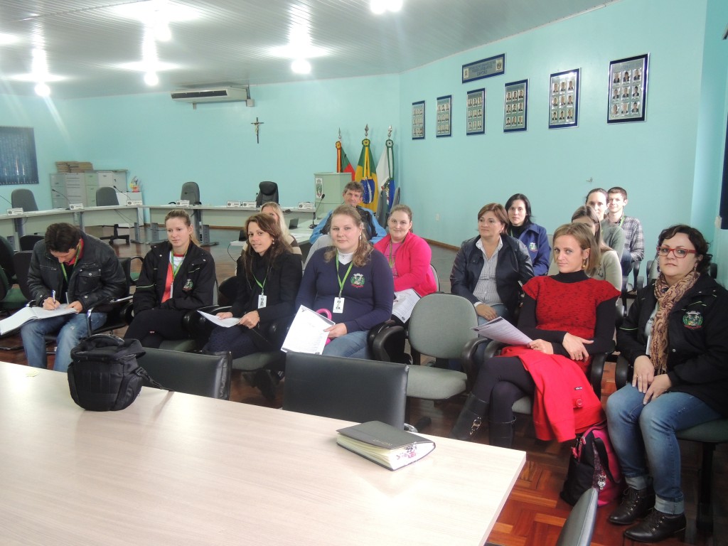 Novo Conselho Municipal de Educação toma posse