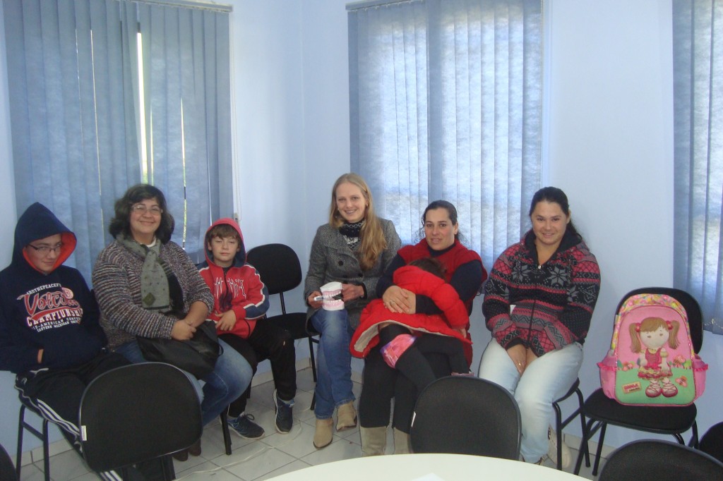 Grupo de Reeducação Alimentar interpreta rótulos de embalagens de alimentos