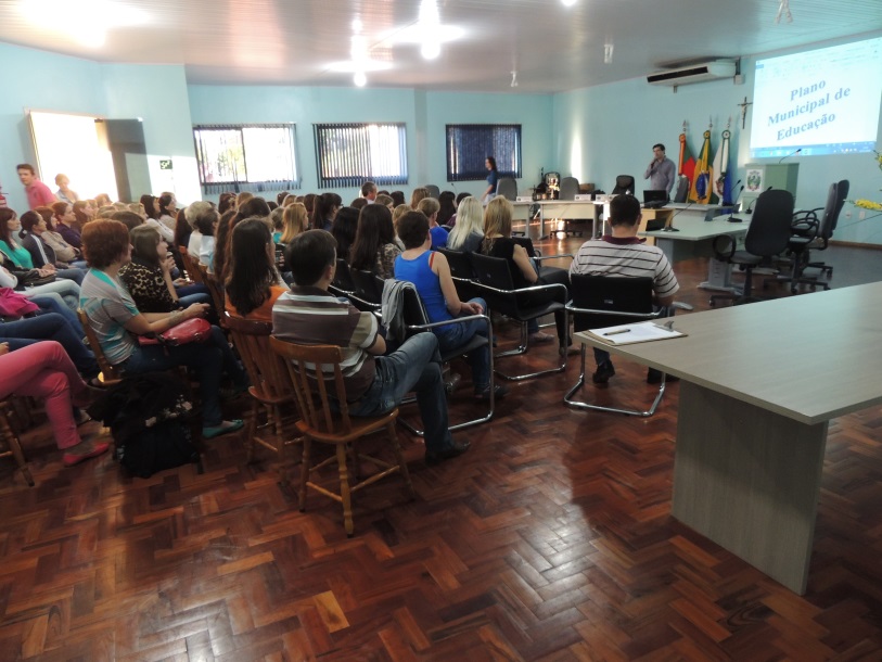 Plenária apresenta redação final do Plano Municipal de Educação