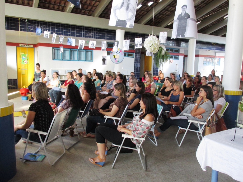 Volta às aulas com Dia de Formação Pedagógica