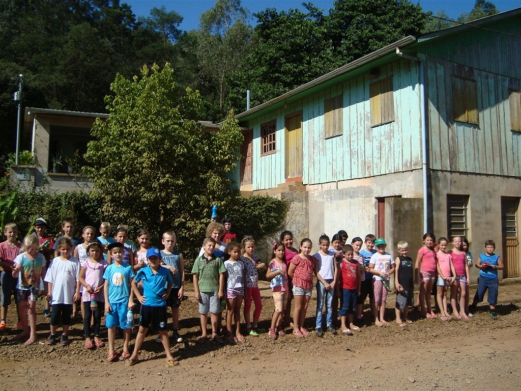 Alunos conhecem a história do município e visitam comunidades